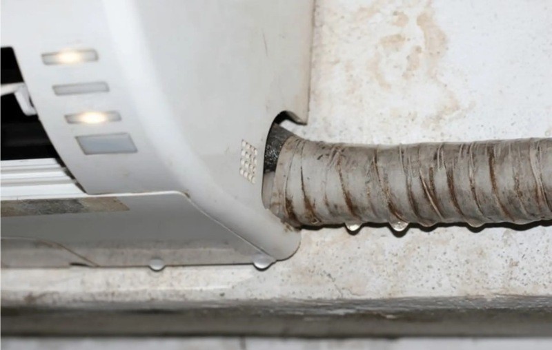 Máy lạnh bị chảy nước