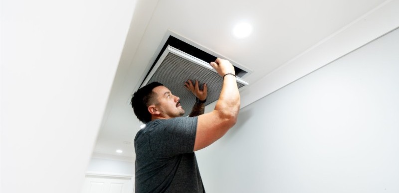 Các bước vệ sinh máy lạnh giấu trần 