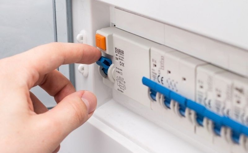 Cách vệ sinh máy lạnh giấu trần 