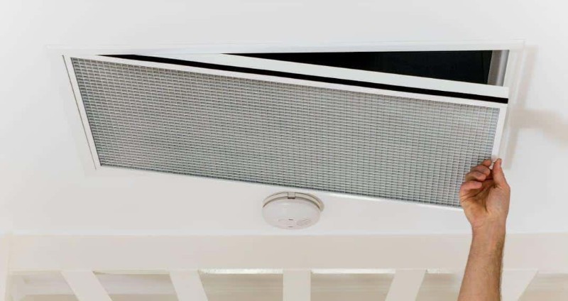 Dấu hiệu cần vệ sinh máy lạnh giấu trần 