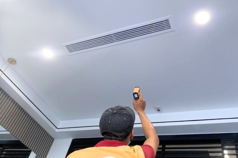 Vệ sinh máy lạnh giấu trần 